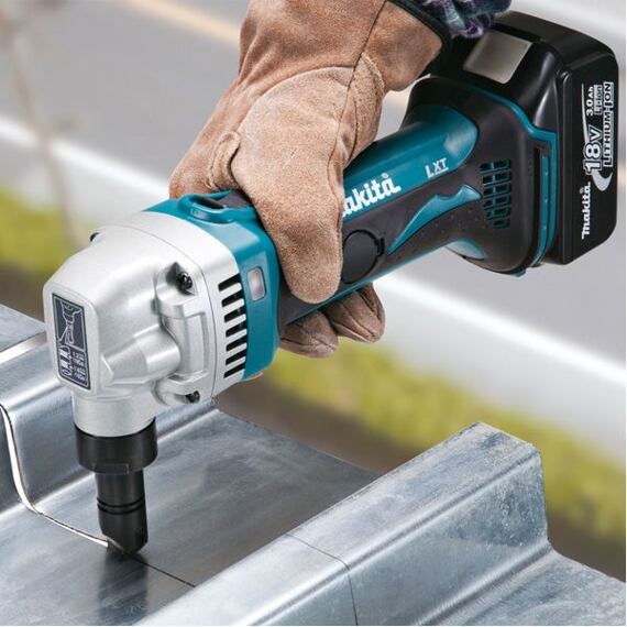 MAKITA DJN161Z aku prostřihovač na plech 18V, bez baterie