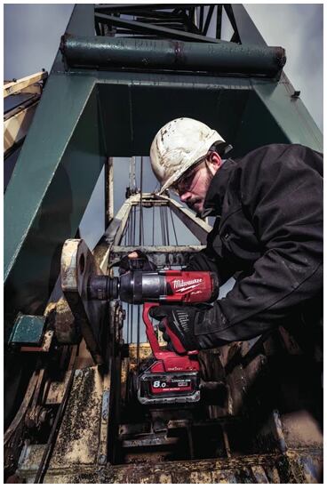 MILWAUKEE M18 ONEFHIWF1-802X rázový uťahovák 1", 18V/2*8Ah, 2400Nm 