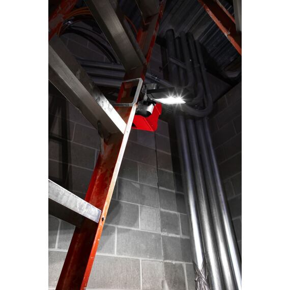 MILWAUKEE M18 PAL-0 reflektor LED 18V bez batérie, 1500lm, priestorové svetlo