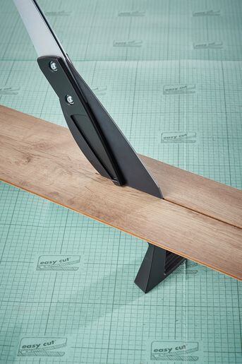 WOLFCRAFT VLC 800 rezačka vinylu a laminátu