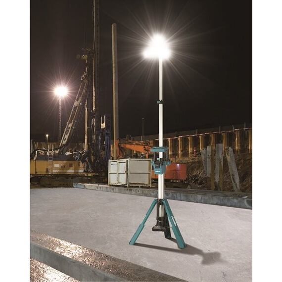 MAKITA DEADML814 LED aku stojanová lampa 900/1700/3000lm, teleskop 1144-2240mm, IP55, bez batérie