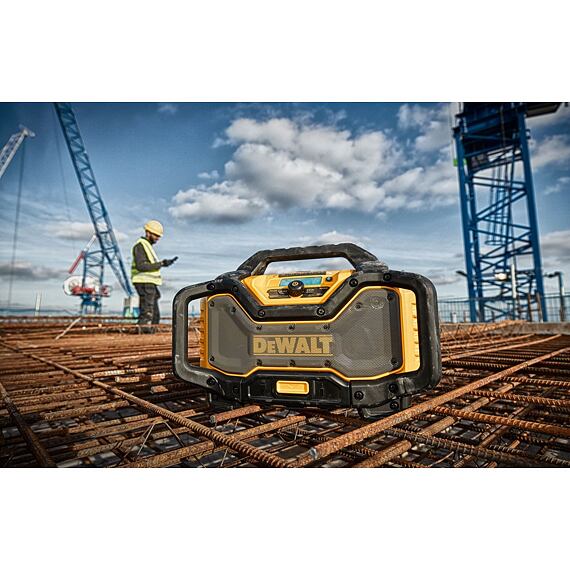 DeWalt DCR027 stavební aku rádio s nabíječkou XR baterií nebo 230V, USB, DAB+, AVRC, bez baterie