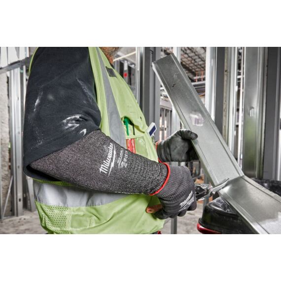 MILWAUKEE 4932479937 rukávy odolné proti proříznutí, třída ochrany E, 3X42E, 45cm