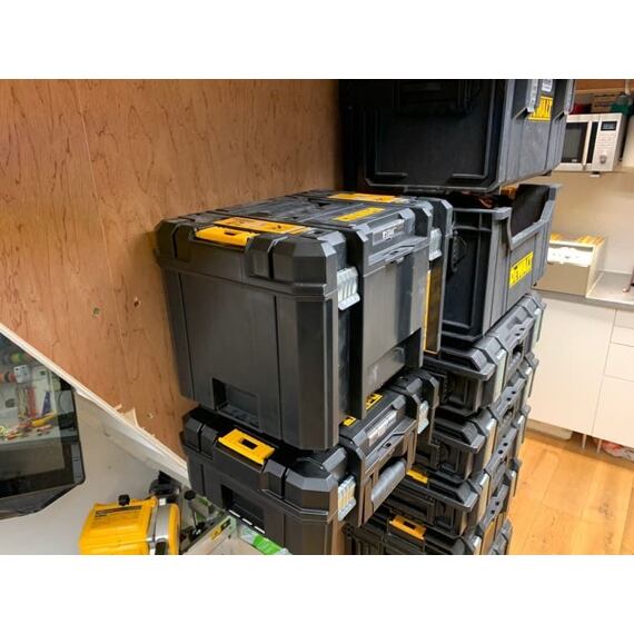 StealthMounts držák pro uložení kufrů DeWalt TSTAK, VersaStack, Stanley FatMax Pro-Stack