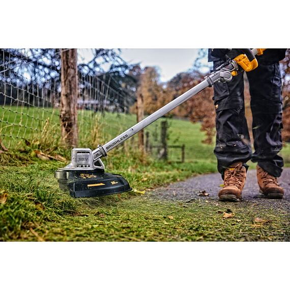 DeWalt DCMST561P1 aku strunová bezuhlíková sekačka 18V/1*5Ah XR, 36cm, dělená rukojeť