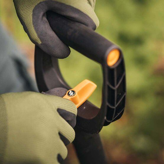 FISKARS 1066732 rýč Xact teleskopický 1,1-1,3m, špičatý