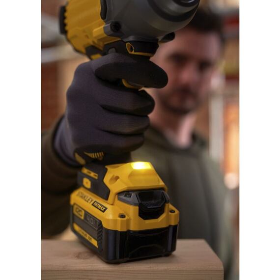 STANLEY SFMCF940M1 aku rázový utahovák 18V/4Ah, 1/2", 949Nm, taška