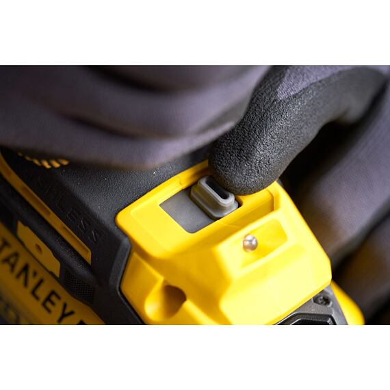 STANLEY SFMCF940B aku rázový utahovák FATMAX V20, 18V, 1/2", 949Nm, bez baterie