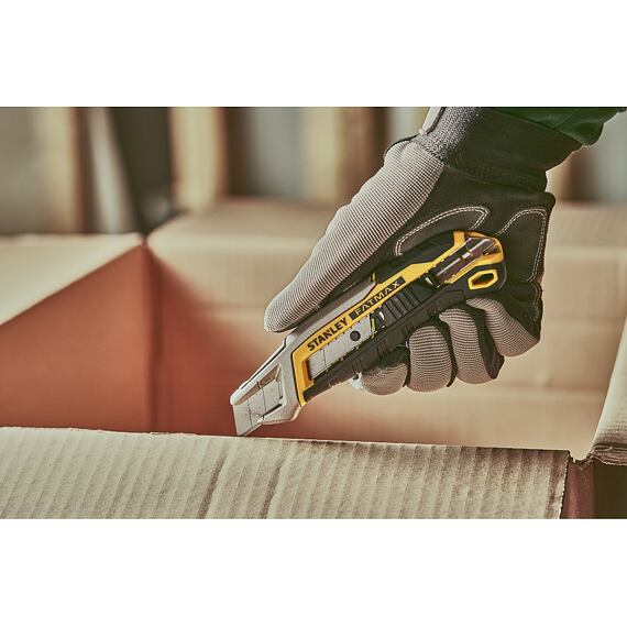 STANLEY FMHT10594-0 nůž ulamovací 18mm s jezdcem, FATMAX, kovové vodtko