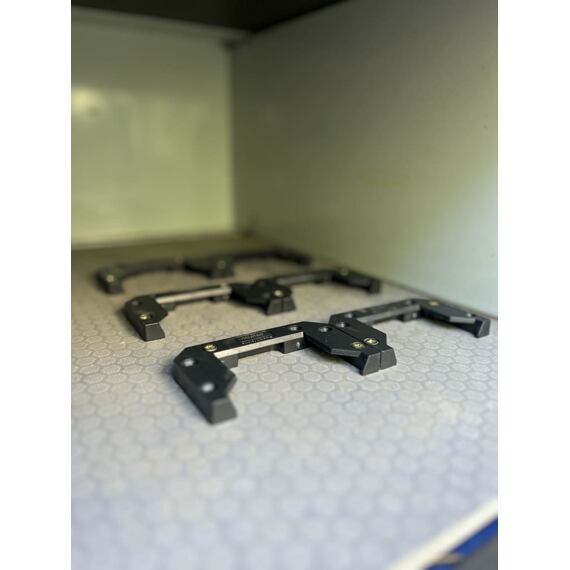 StealthMounts držák PACKOUT pro závěsný systém PACKOUT, černý