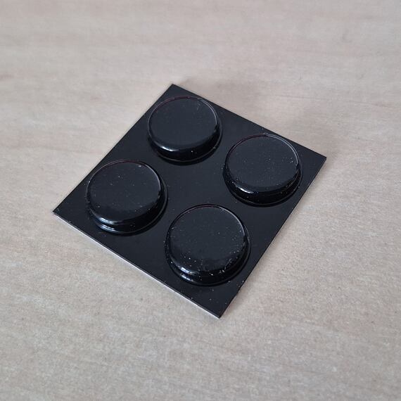 lepící podložky kulaté 11*3mm, 4ks, černé