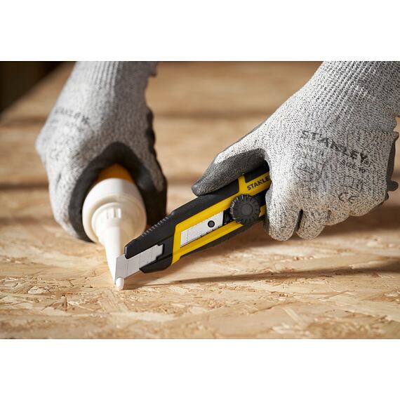 STANLEY STHT10500-0 ulamovací nůž FATMAX 18mm s kolečkem, kovové vodítko