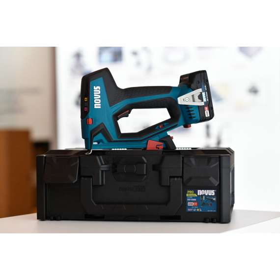 NOVUS J-551 aku sponkovačka 18V/2Ah CAS, sponky D/G 6-14mm, hřebíky E 16mm, kufr