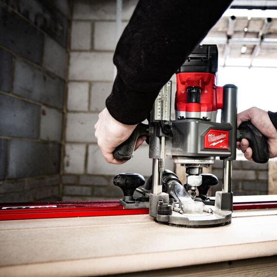 MILWAUKEE M18 FR12KIT-0P aku vrchní frézka 12mm 18V, příslušenství bez baterie