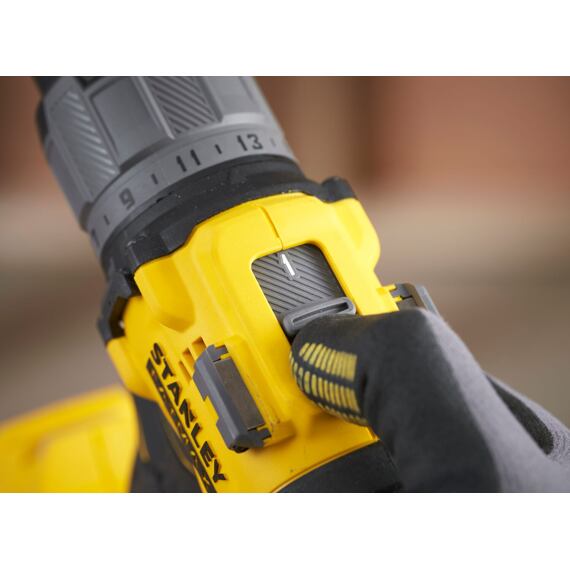 STANLEY SFMCD726D2K aku bezuhlíková vrtačka s příklepem 18V/2*2Ah, 80Nm, 0-500/2000 ot./min 80Nm