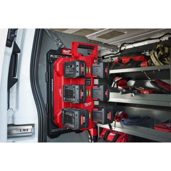 MILWAUKEE M18 MPC6 mobilní rychlonabíječka PACKOUT™ se šesti sloty 4932498551