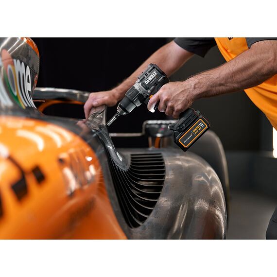 DeWALT DCD85MP2T aku příklepová vrtačka 18V/2*5Ah, 90Nm, 0-650/2000 ot./min., edice McLaren F1