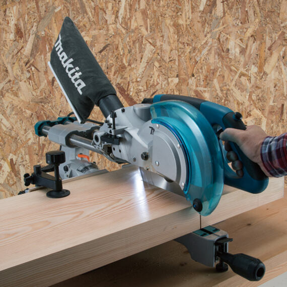 MAKITA LS0815FLN pokosová píla 1400 W, 216 mm, LED osvetlenie