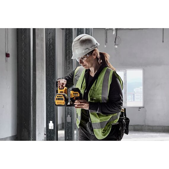 DeWALT DCE088D1G18 křížový laser 18V/2Ah, ZELENÝ, příslušenství, kufr