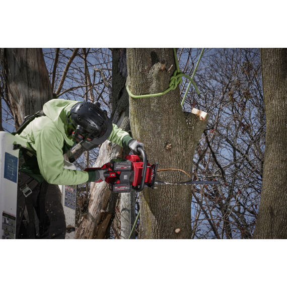 MILWAUKEE M18 F2CHS50-0 aku řetězová pila 2*18V, lišta 50cm, výkon cca 5,8HP, bez baterie