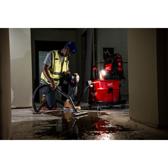 MILWAUKEE M18 FVC23L-0 aku vysavač třída "L", mokro suché vysávání, bez baterie