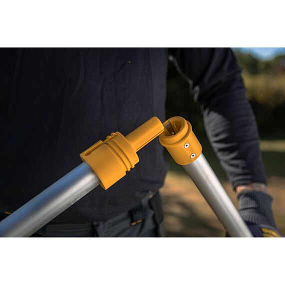 DeWALT DCMPP569N aku zahradní nůžky na tyči 18V XR, délka tyče až 3m, střih 38mm, bez baterie