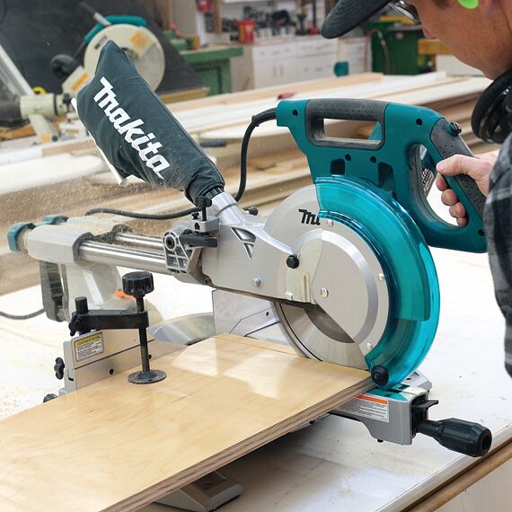 MAKITA LS1018L pokosová pila s laserem 260mm, 1430W