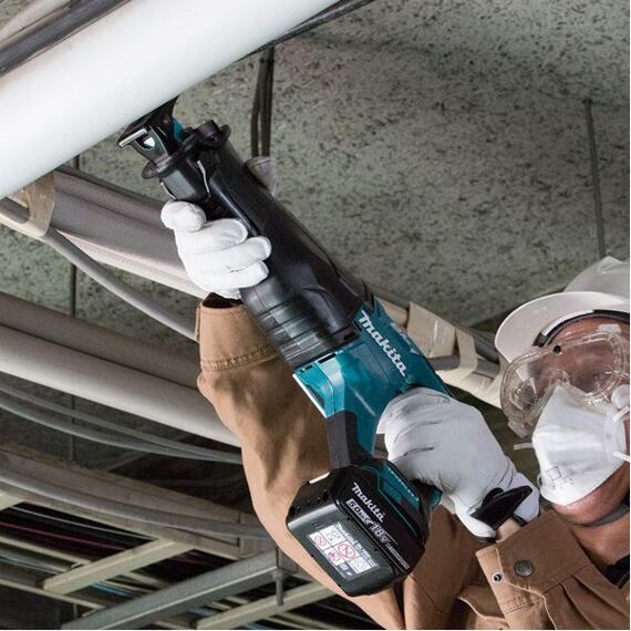MAKITA DJR187Z aku bezuhlíková pila ocaska 18V Li-ion, bez baterie