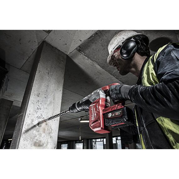 MILWAUKEE M18 CHM-0C aku kombinované kladivo SDS MAX, 18V bez baterie, 6,1J,  kufr