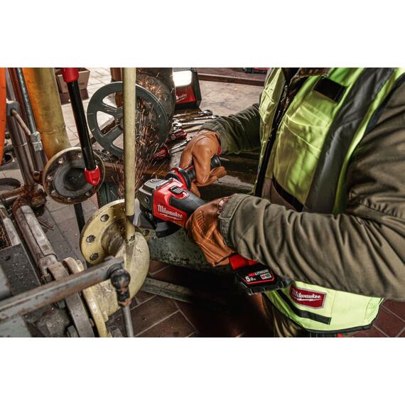 MILWAUKEE M18 FSAG125X-0X aku uhlová brúska 18V, 125mm, bez batérie, kufrík