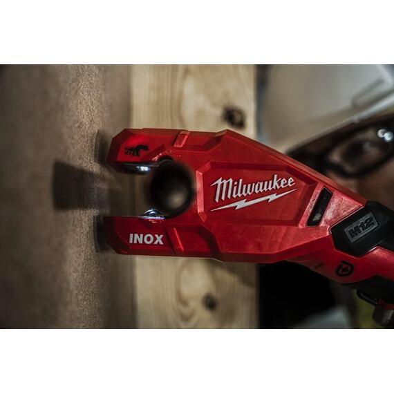 MILWAUKEE M12 PCSS-0 aku rezačka nerezových rúrok 12V, pre priemer 12 - 28mm, bez batérie
