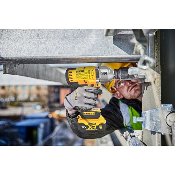 DeWalt DCF900NT aku rázový utahovák 18V, 1355Nm, 1/2", kufr TSTAK, bez baterie