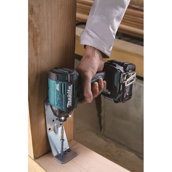 MAKITA TD002GD201 aku rázový utahovák 1/4" Li-ion XGT 40V/2*2,5Ah, 220Nm