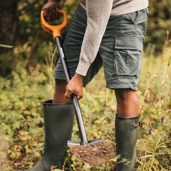 FISKARS 1066716 rýč špice SOLID 117cm