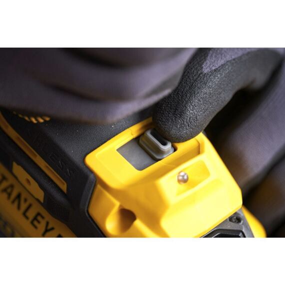 STANLEY SFMCF940M1 aku rázový utahovák 18V/4Ah, 1/2", 949Nm, taška
