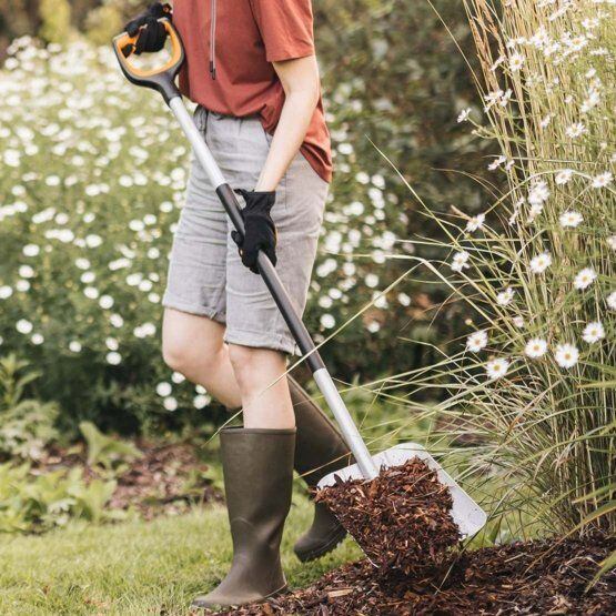 FISKARS 1066731 lopata Xact 130cm
