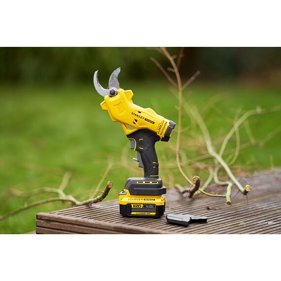 STANLEY SFMCPP32B aku nůžky na větve 18V, V20 FATMAX, střih 32mm, bez baterie