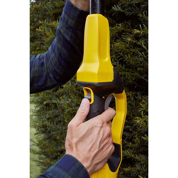 STANLEY SFMCPH845M1 aku nůžky na živý plot 45cm na tyči, V20/4Ah FATMAX, dosah až 3,4m