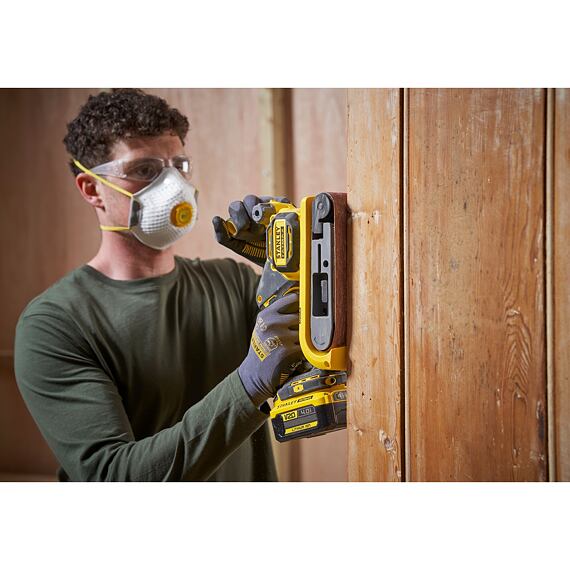 STANLEY SFMCW223B aku pásová bruska 18V, 75*457mm, 122-290 m/min., bez baterie