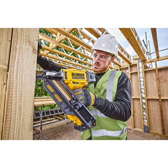DeWalt DCN930N aku hřebíkovačka tesařská 18V XR, hřebíky 2,8-3,3mm/50-90mm, bez baterie
