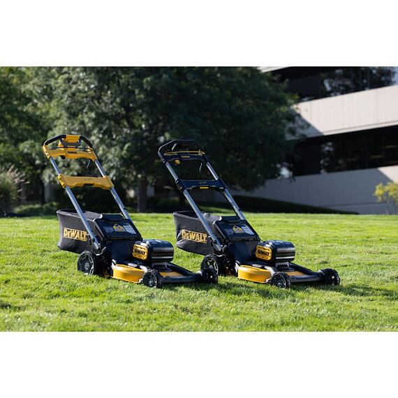 DeWalt DCMWP134W2 aku bezuhlíková sekačka 18V/2*8Ah, 53cm, výška střihu 25-102mm, bez pojezdu