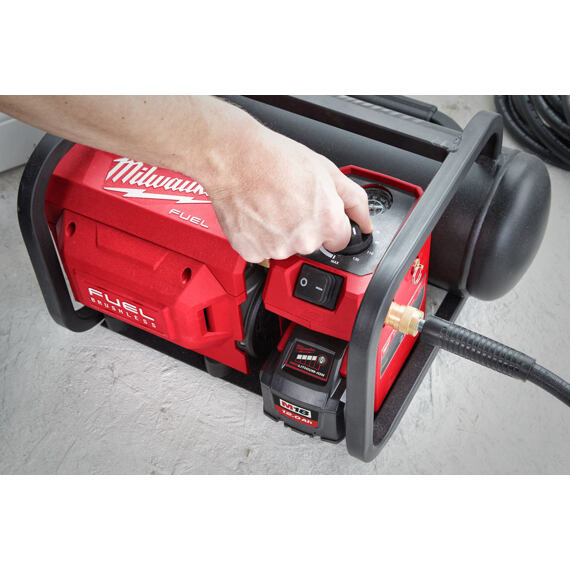 MILWAUKEE M18 FAC-0 aku kompresor 18V, 48l/min., max.tlak 9,31 bar, bez baterie