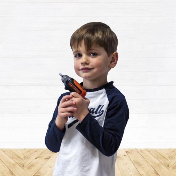 SMOBY kamion s dětským nářadím a jeřábem BLACK+DECKER, nářadí 60ks, malá vrtačka, SM360941