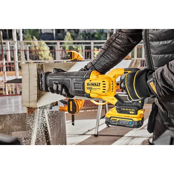 DeWalt DCS386H2T aku pila ocaska 18V/2*5Ah POWERSTACK, kufr Tstak