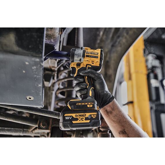 DeWALT DCF923N aku rázový utahovák 3/8", 18V, 406Nm, trhací moment 610Nm, bez baterie
