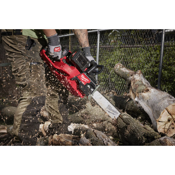 MILWAUKEE M18 F2CHS50-0 aku řetězová pila 2*18V, lišta 50cm, výkon cca 5,8HP, bez baterie
