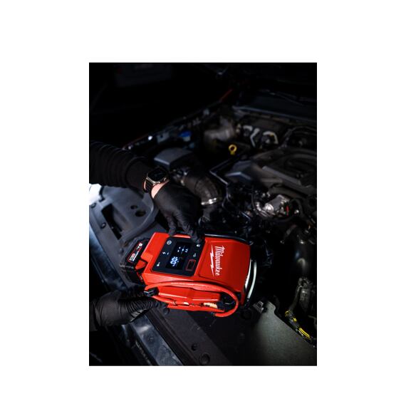 MILWAUKEE M18 JS2000-0 aku startovací zdroj 18V, až 2000A špičkový proud, bez baterie