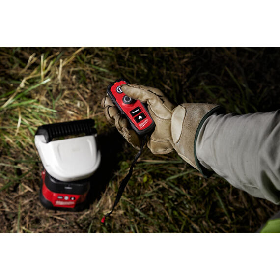 MILWAUKEE M18 URSL-0 aku lampa 18V, 4250lm, dosah až 1200m, dálkové ovládání, bez baterie