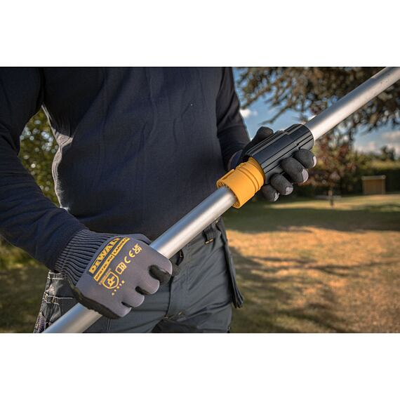 DeWALT DCMPP569N aku zahradní nůžky na tyči 18V XR, délka tyče až 3m, střih 38mm, bez baterie