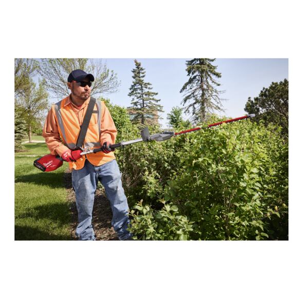 MILWAUKEE M18 FHETSP-0 aku nůžky na živý plot 18V, délka 180cm, lišta 49cm, bez baterie